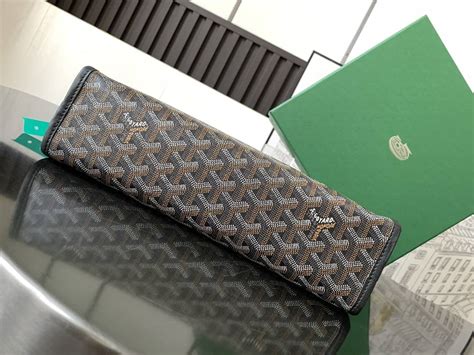 goyard toiletry bag rep